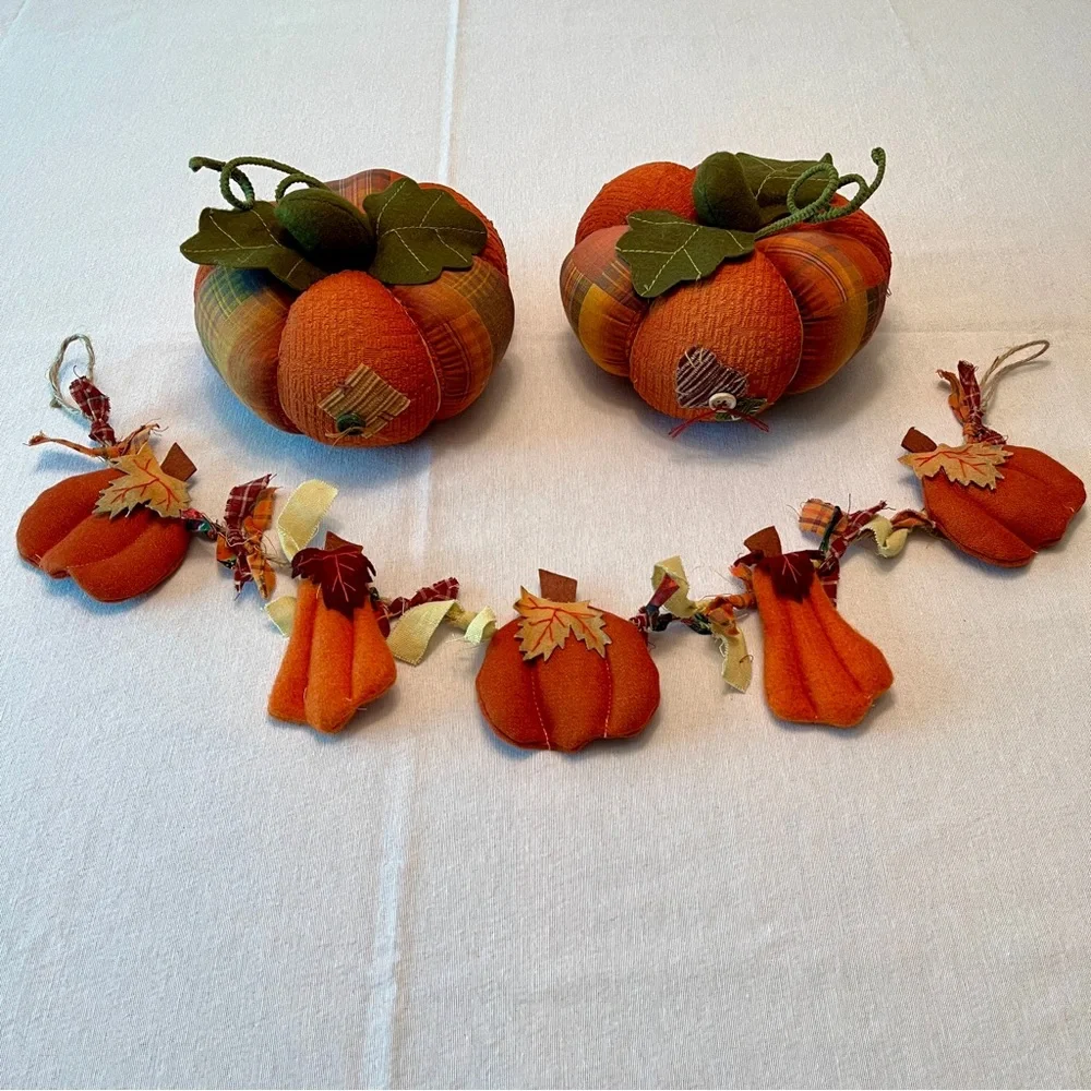 Handcrafted Felt Bundle Swag Patchwork Plaid Stuffed Pumpkins Fall Thanksgiving